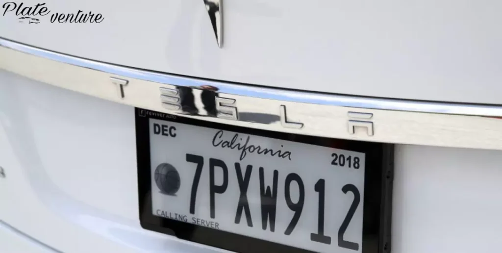 How are US license plates securely mounted and displayed?